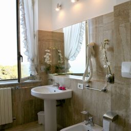 Bathroom Miramare Fotos