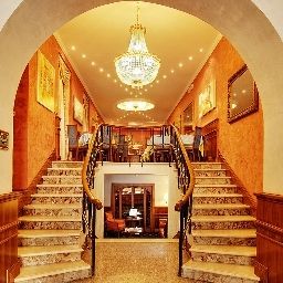 Hall Raffaello Fotos