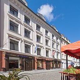 Exterior view Kolonna Riga Fotos