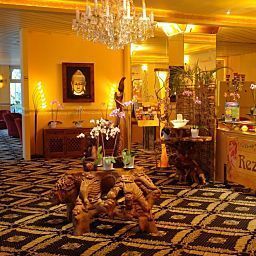 Widok wewnątrz Riverside City Hotel & Spa Fotos