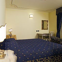 Room Relais dell`Olmo Fotos