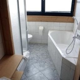 Cuarto de baño Edelweiss Park Villa Fotos