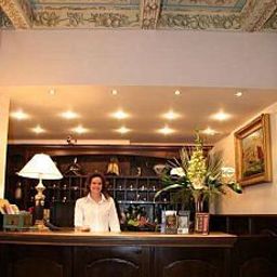 Vista all'interno U Zlateho Stromu At the Golden Tree Fotos