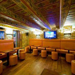  U Zlateho Stromu At the Golden Tree Fotos