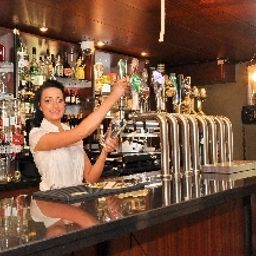 Bar Maples House Fotos