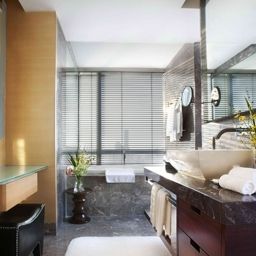 Camera da bagno The Longemont Fotos