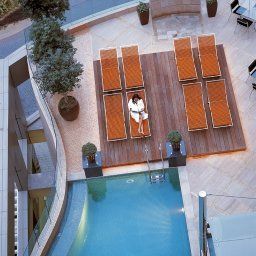 Piscine Dubai Media City Radisson Blu Hotel Fotos