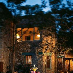 Exterior view The Inn of the Five Graces Fotos