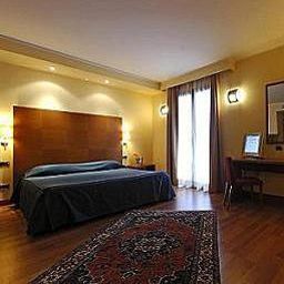 Junior suite Luna Hotel Motel Airport Fotos