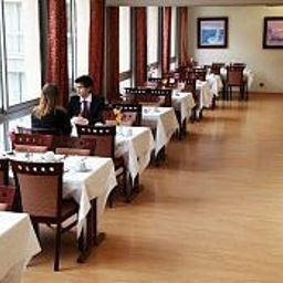 Breakfast room within restaurant Hotel Des Tours Fotos