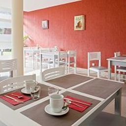 Sala colazione nel ristorante Le Fonserane Résidence de Tourisme Fotos