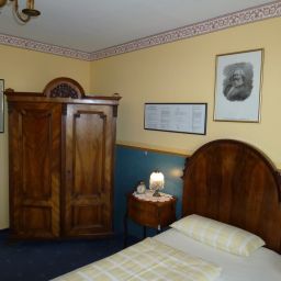  Am Bayrischen Platz Fotos