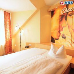 Room CineHotel Maroni Fotos