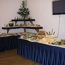 Buffet Modra Ruze Fotos