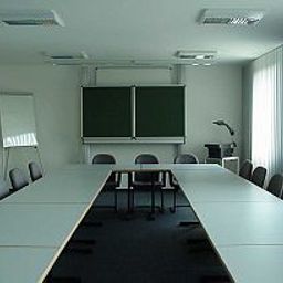 Sala de reuniones Gästehaus der DSHS Fotos