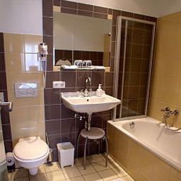 Ванная Design-Hotel Vosteen im Stile der 50er + 60er Jahre Fotos