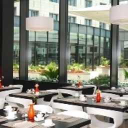 Sala śniadaniowa w restauracji Confortel Aqua 3 Fotos