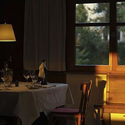 Salle du petit-déjeuner située dans le restaurant Zum Verwalter Fotos