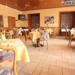 Salle du petit-déjeuner située dans le restaurant Zur Waage Fotos