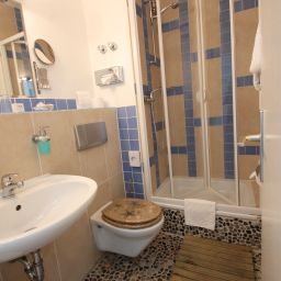 Cuarto de baño Zur Alten Gärtnerei Arthotel & Landhaus Fotos