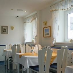 Salle du petit-déjeuner située dans le restaurant Vila Bojana garni Fotos