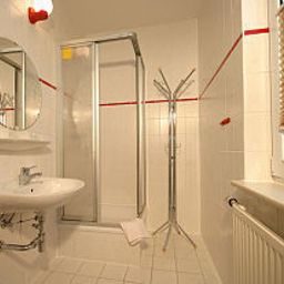 Bathroom Schwalbenhof Pension Fotos