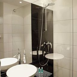 Salle de bains Motel One Altona Fotos