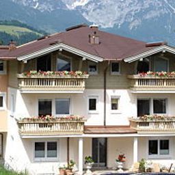 Exterior view Strasser Landhaus Fotos
