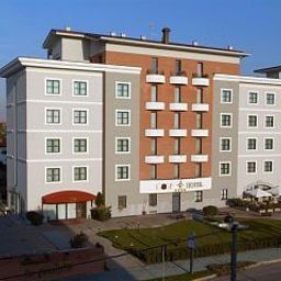Widok zewnętrzny Poli Hotel Fotos