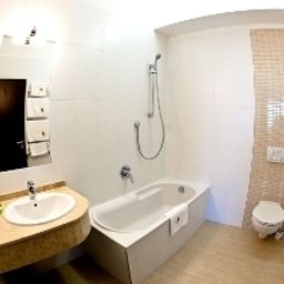 Camera da bagno Budapest Airport Hotel Stáció****superior Wellness & Conference Fotos