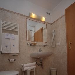 Camera da bagno Faloria Fotos