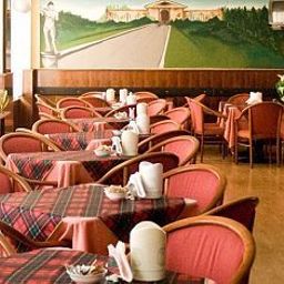 Breakfast room within restaurant Villa Ghirlanda Fotos
