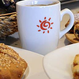 Salle du petit-déjeuner située dans le restaurant Al Sole Fotos