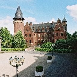 Exterior view Schloss Krickenbeck Fotos