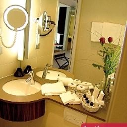 Bathroom Ramada Hotel Solothurn Fotos
