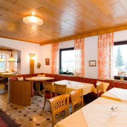 Salle du petit-déjeuner située dans le restaurant Schneider Fotos