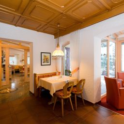 Salle du petit-déjeuner située dans le restaurant Schneider Fotos