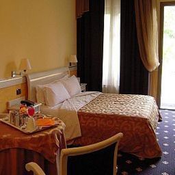 Zimmer Malpensa Inn Fotos