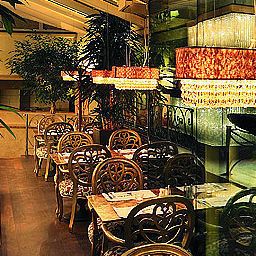Salle du petit-déjeuner située dans le restaurant Savic Fotos