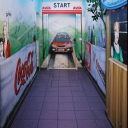 Salle du petit-déjeuner située dans le restaurant AVIA Motel Fotos