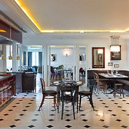 Sala de desayuno en el restaurante Sofitel Bangkok Sukhumvit Fotos