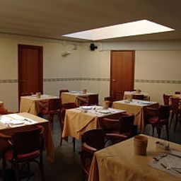 Frühstücksraum im Restaurant Visconti Fotos