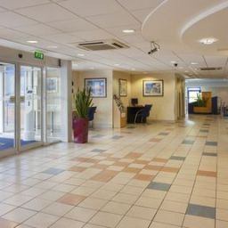 Hall JCT.5 Holiday Inn Express DROITWICH M5 Fotos
