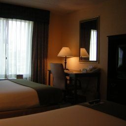  Holiday Inn Express Hotel & Suites I-26 & US 29 AT WESTGATE MALL Fotos