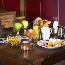 Buffet Kyriad Aix en Provence Mas des Oliviers Fotos