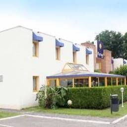 Exterior view Kyriad Chantilly Fotos