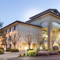 Außenansicht DoubleTree by Hilton Ontario Airport Fotos