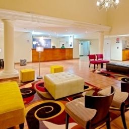 Hall Holiday Inn Express PIEDRAS NEGRAS Fotos