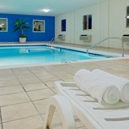 Piscina Holiday Inn Express PIEDRAS NEGRAS Fotos