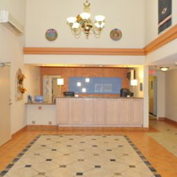Hall Holiday Inn Express SANTA FE CERRILLOS Fotos